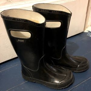 Bogs Kids Size 2 Rain Galoshes Black